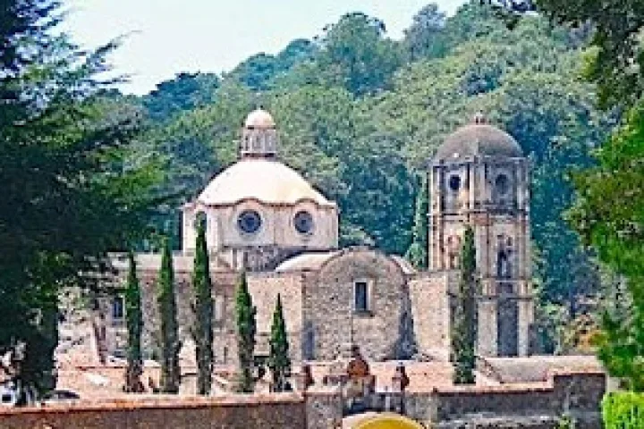 Santo Desierto