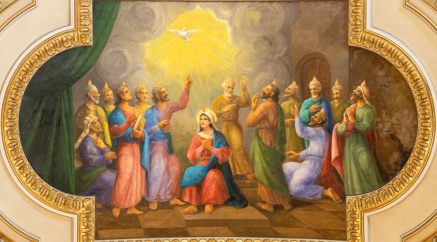 9 formas de prepararte para Pentecostés y llenar tu corazón con el fuego del Espíritu Santo
