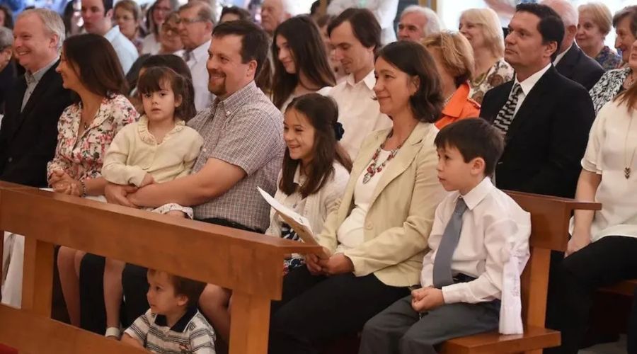¿Qué debo que hacer para que mis hijos vayan a Misa?