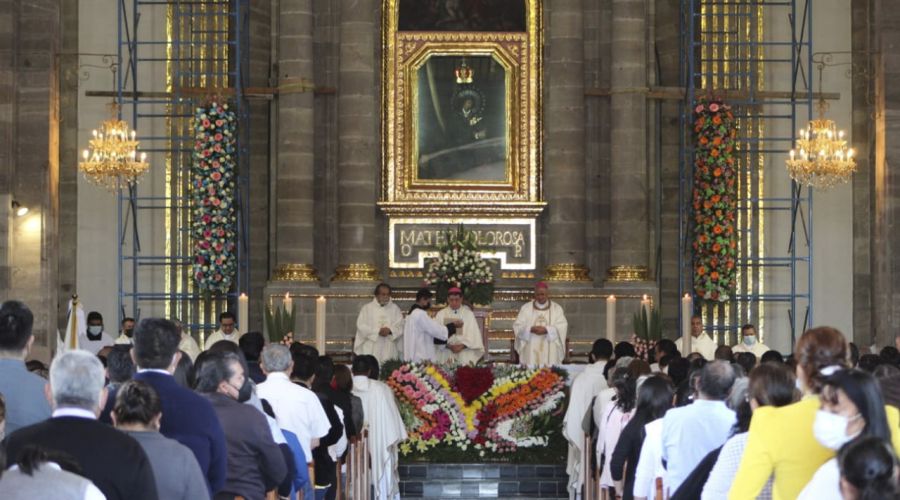 ¿Tengo que ir a dos Misas esta Navidad? Sí y aquí te explicamos la razón