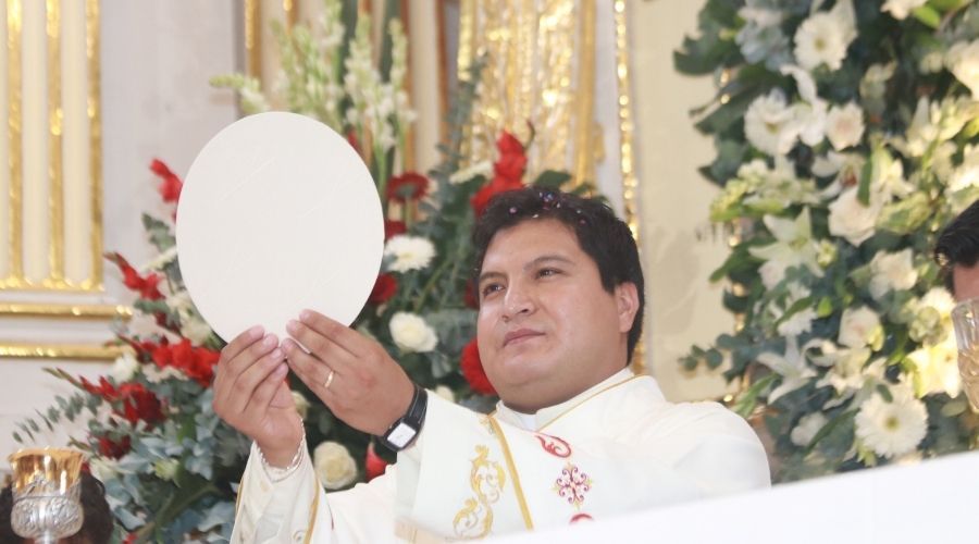 Canta Misa del Neo Presbítero Jorge Armando Salazar Galindo