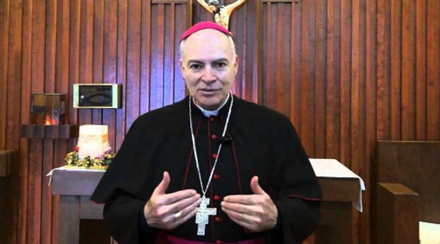 Clonan voz del Cardenal Aguiar con Inteligencia Artificial para cometer fraude