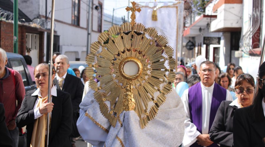 Custodia: significado, uso y partes del objeto litúrgico