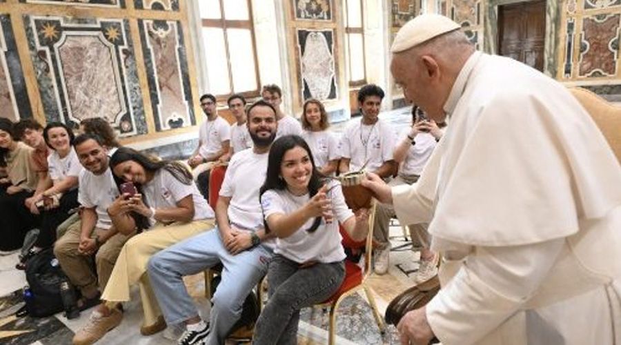 El Papa recuerda a los jóvenes: Dios está loco de amor por ustedes