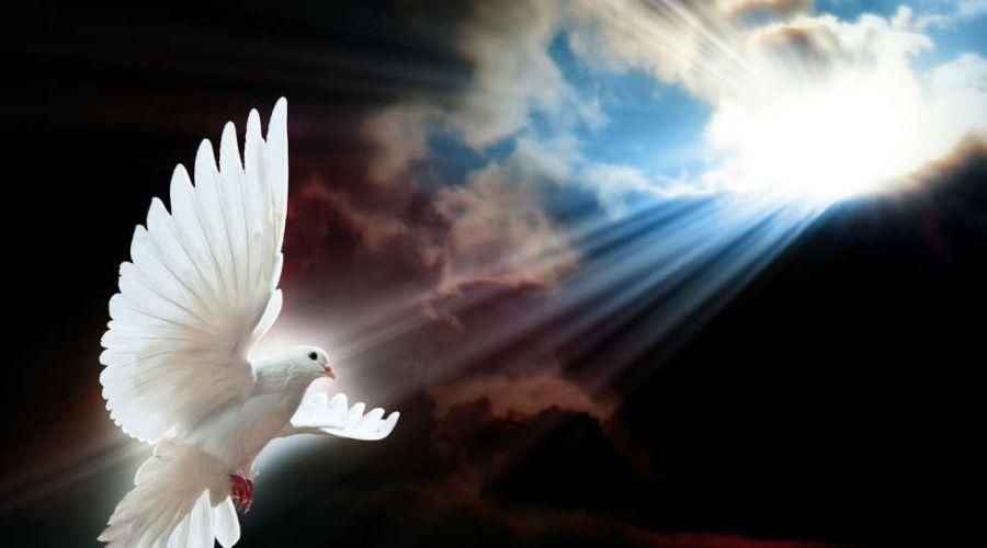 3 Poderosas oraciones para invocar al Espíritu Santo