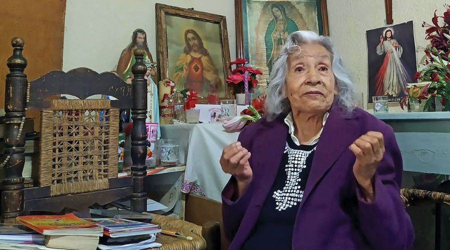 Le daban un día de vida: hoy tiene 90 años y 75 de catequista