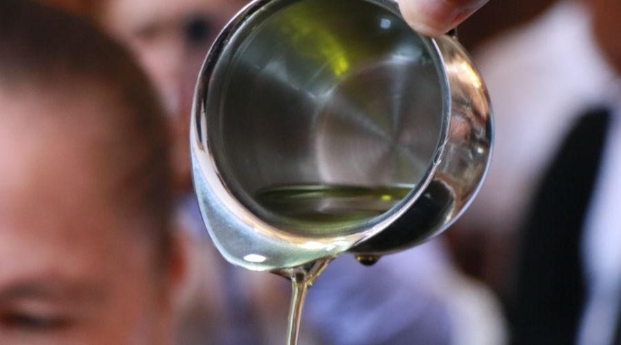 ¿Qué es la Misa Crismal que se celebra en Jueves Santo?
