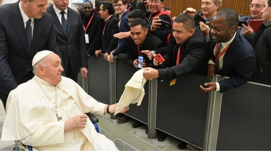 El discípulo del Señor no lleva consigo un disfraz religioso
