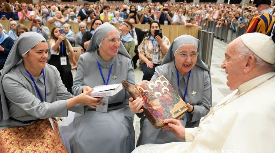 El Papa a las Discípulas de Jesús Eucarístico: Promuevan caminos de inclusión