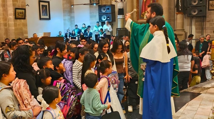 Un nuevo ciclo escolar bajo la bendición de Dios