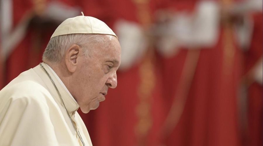 Persiste la gripe leve del Papa y se cancelan las audiencias