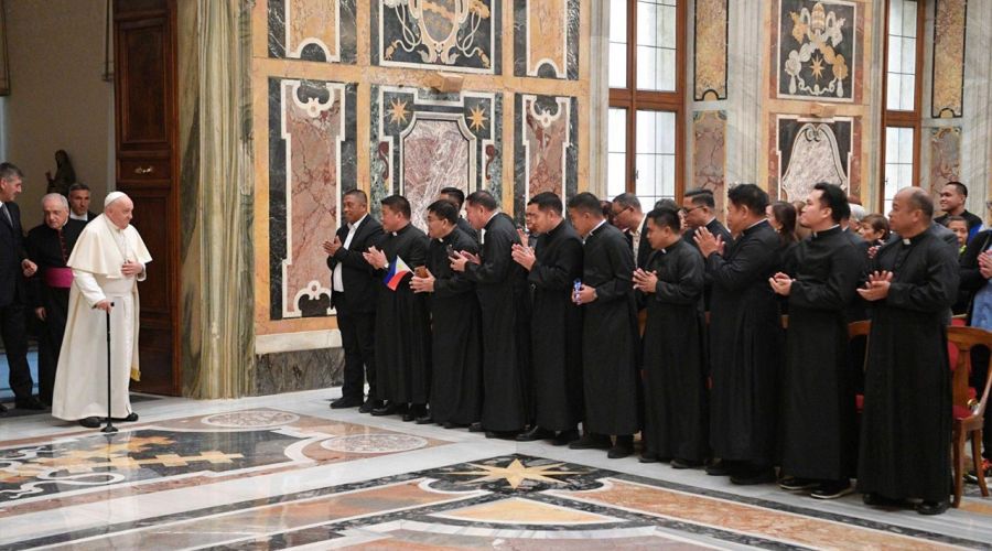 Junto a la Virgen María, crecer en la fe para difundir el Reino de Dios