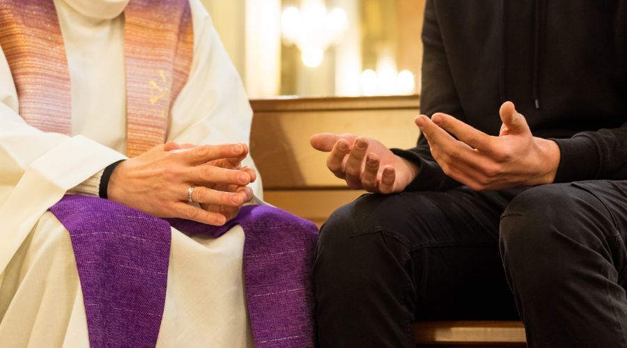 Ora por un sacerdote con esta hermosa oración de Santa Teresita de Lisieux