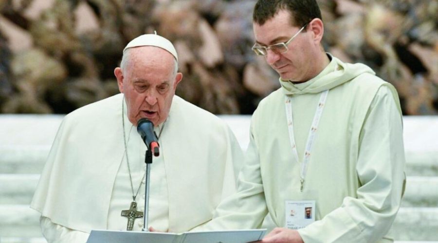 El clericalismo es una forma de mundanidad que daña al pueblo fiel de Dios