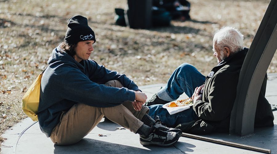 5 consejos para llevar a Cristo a quienes no tienen hogar