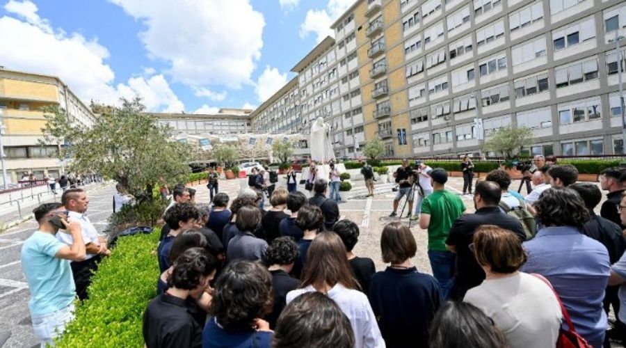 El Papa Francisco rezó el Ángelus en privado en el Hospital Gemelli