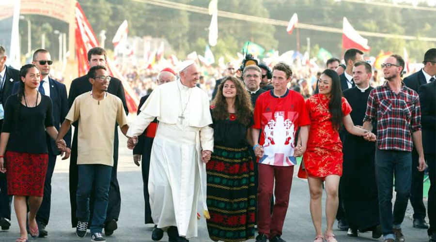 Los jóvenes son la esperanza y la alegría de la Iglesia