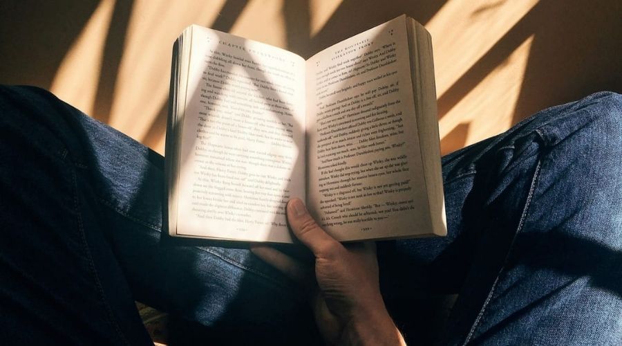 6 libros católicos que puedes recomendar a un amigo que busca consejo