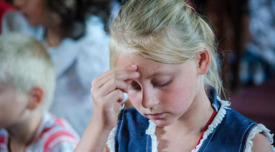 Persignarse y santiguarse: ¿por qué en la cruz hay una escuela?
