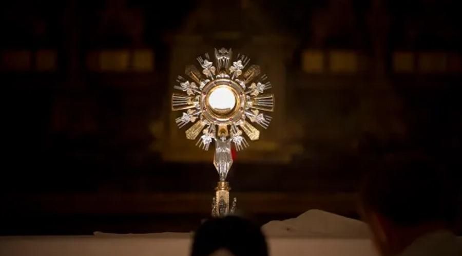 Oración de desagravio a Jesús Sacramentado para pedir perdón y empezar de nuevo