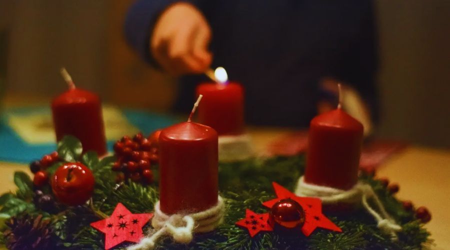 Oración para encender la primera vela de la corona de Adviento