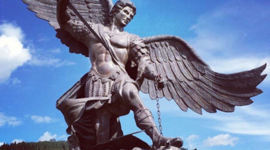 Si te abruma el mal, acude a san Miguel arcángel