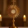 7 hermosas oraciones para hacer frente al Santísimo Sacramento